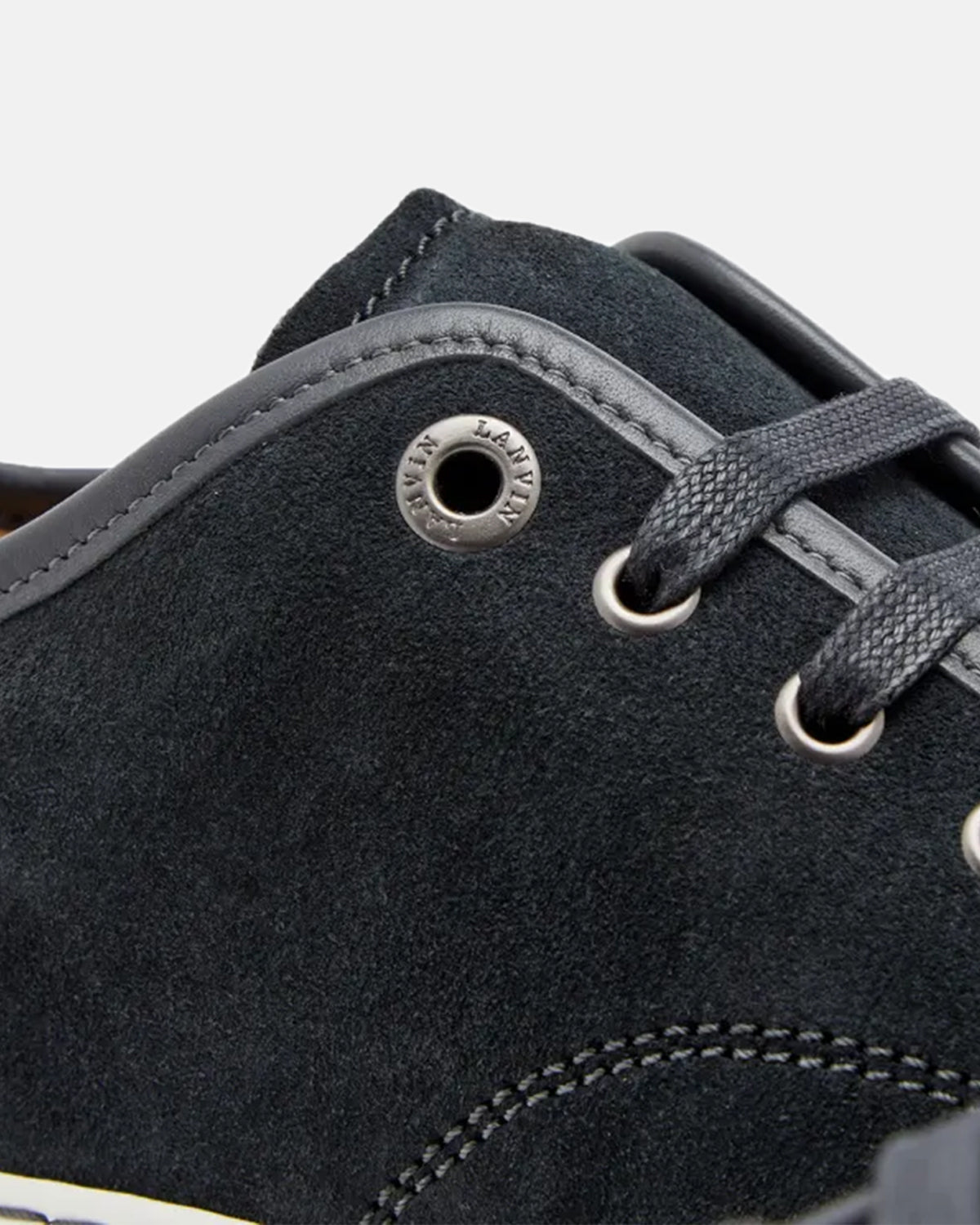 DBB1 norsunharmaa mokkanahka lakkakärkinen