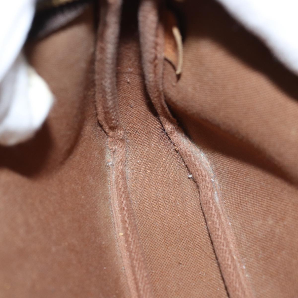 Monogram Pochette -tarvikepussi