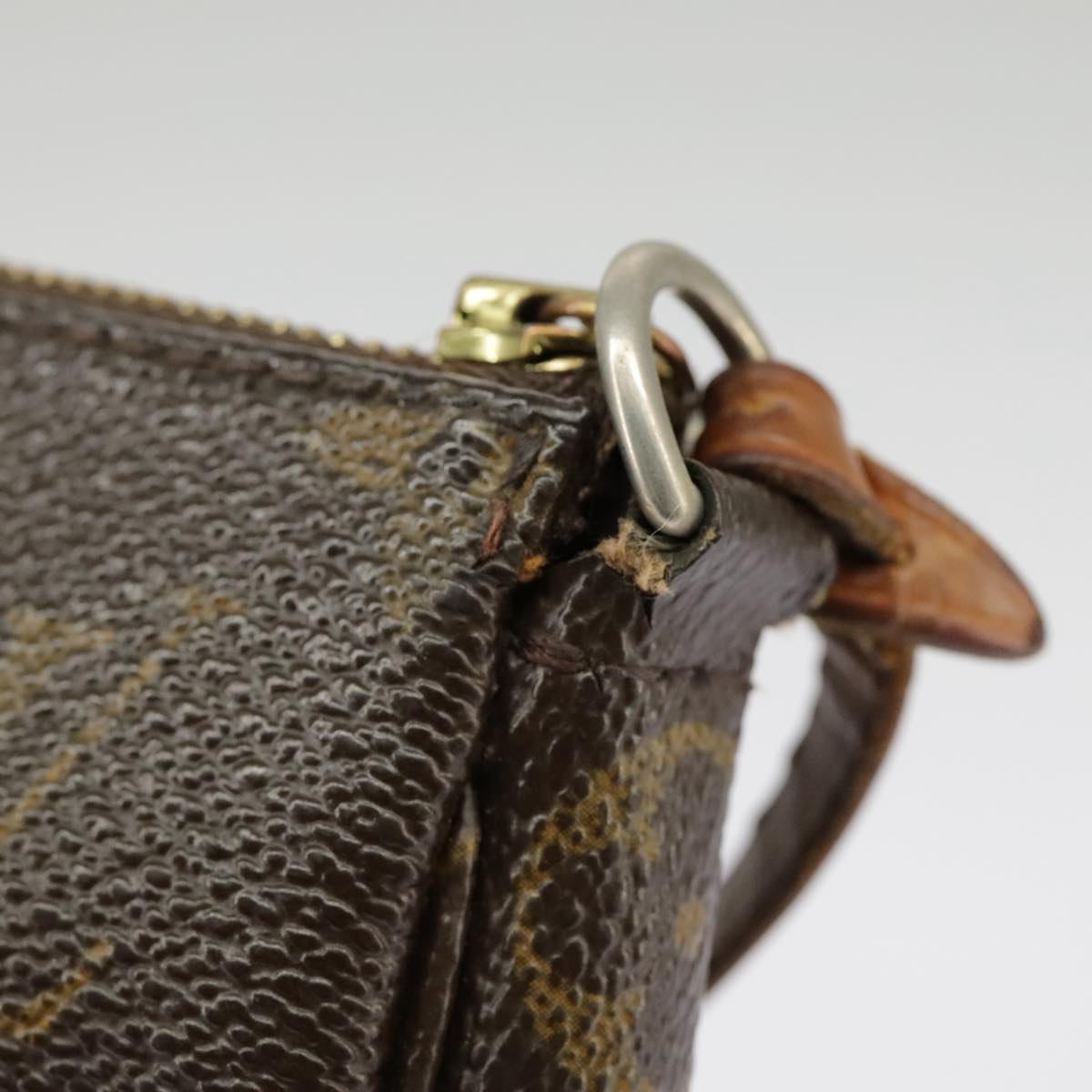 Monogram Pochette Accessoires Pouch