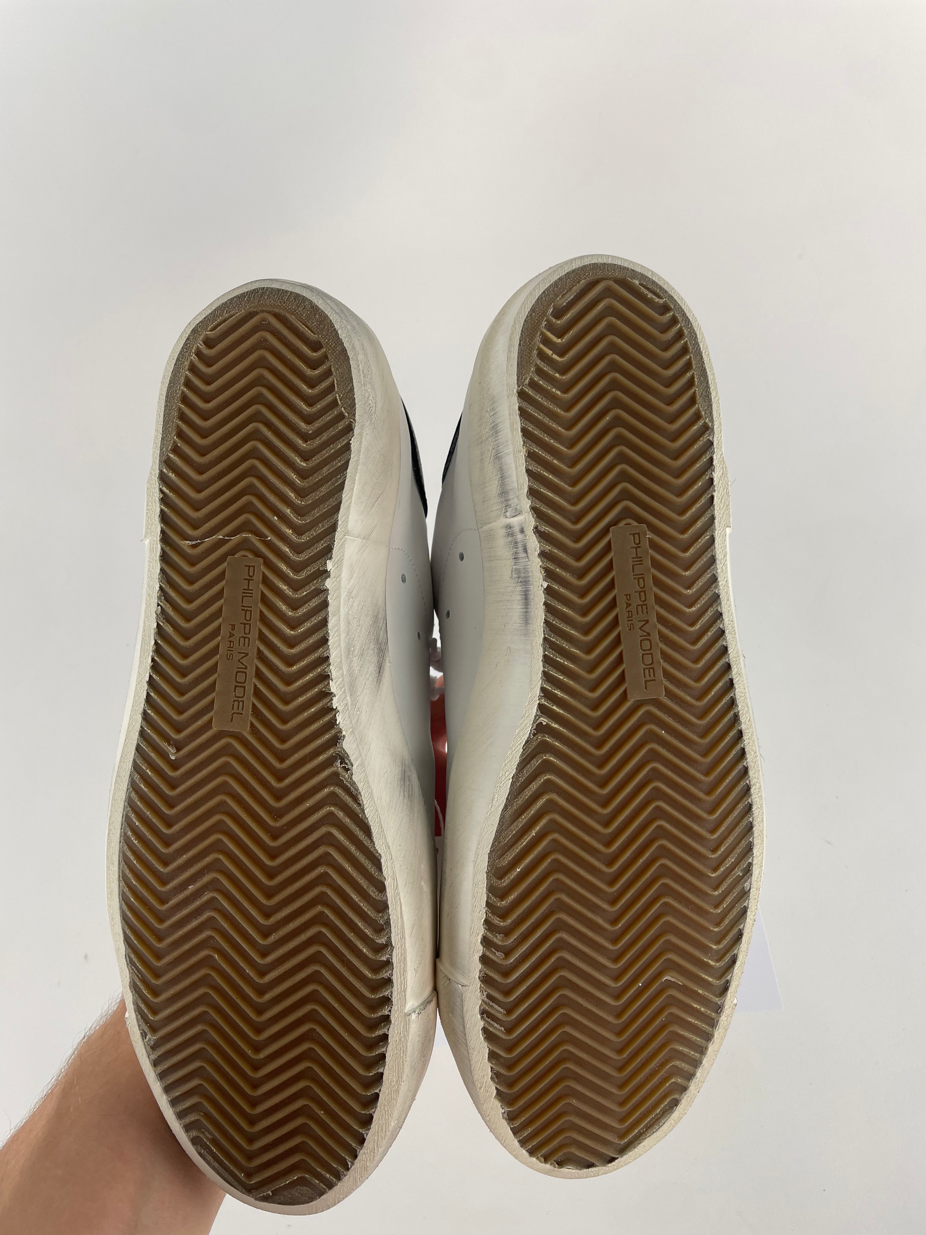 AK007. Men´s PRSX Low White Black Suede