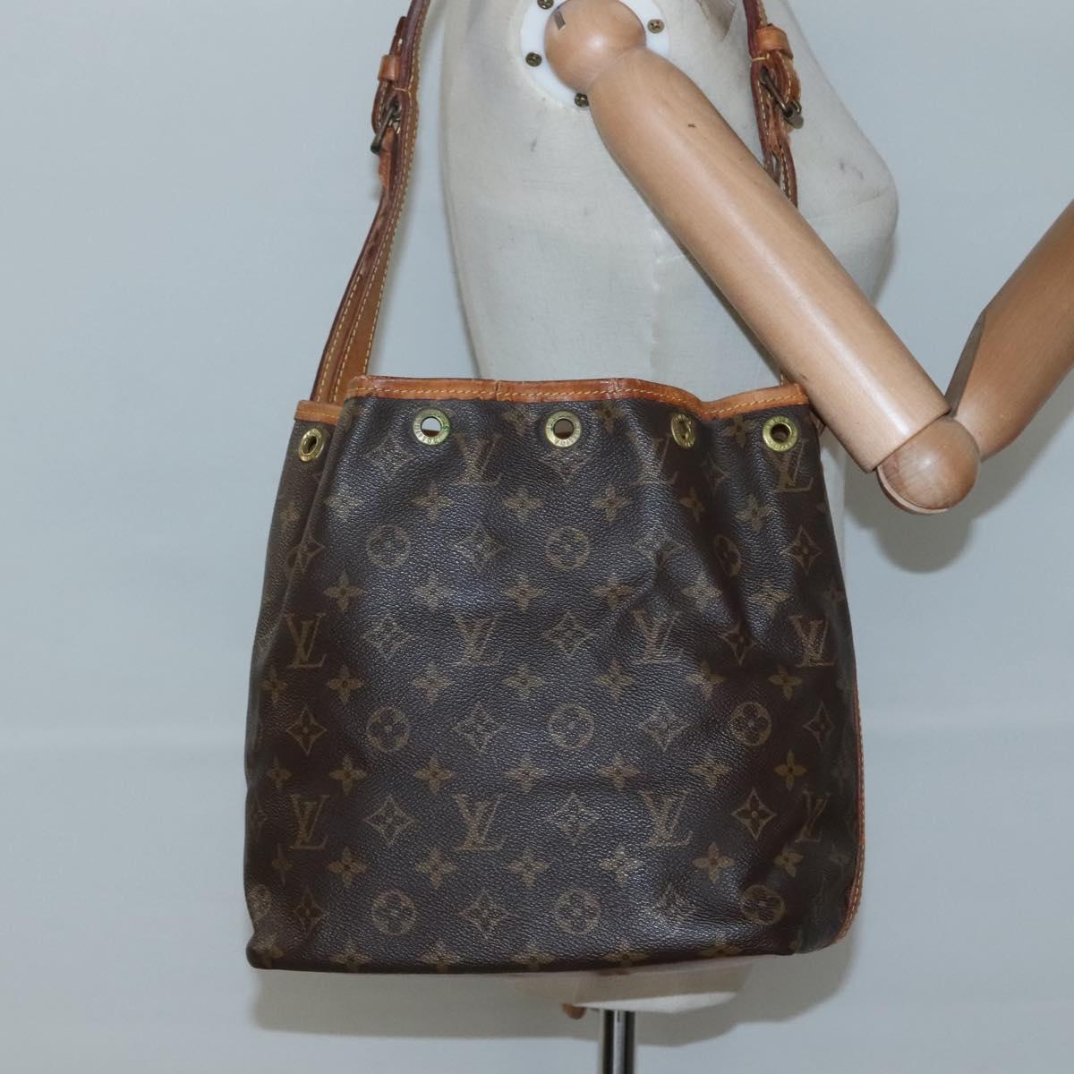 Monogrammi Petit Noe -olkalaukku