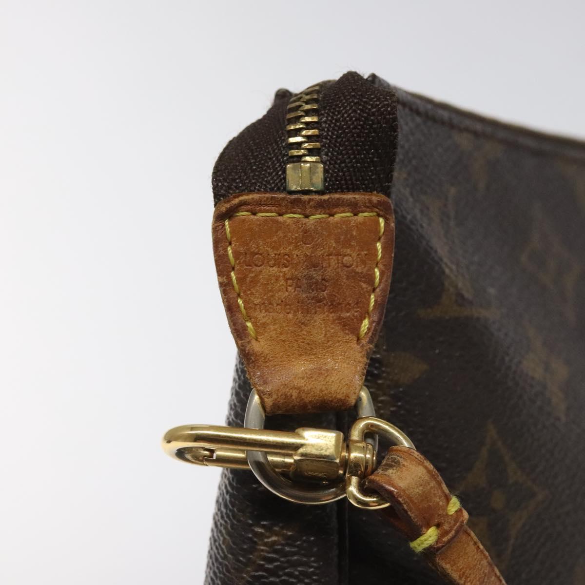 Monogram Pochette -tarvikepussi