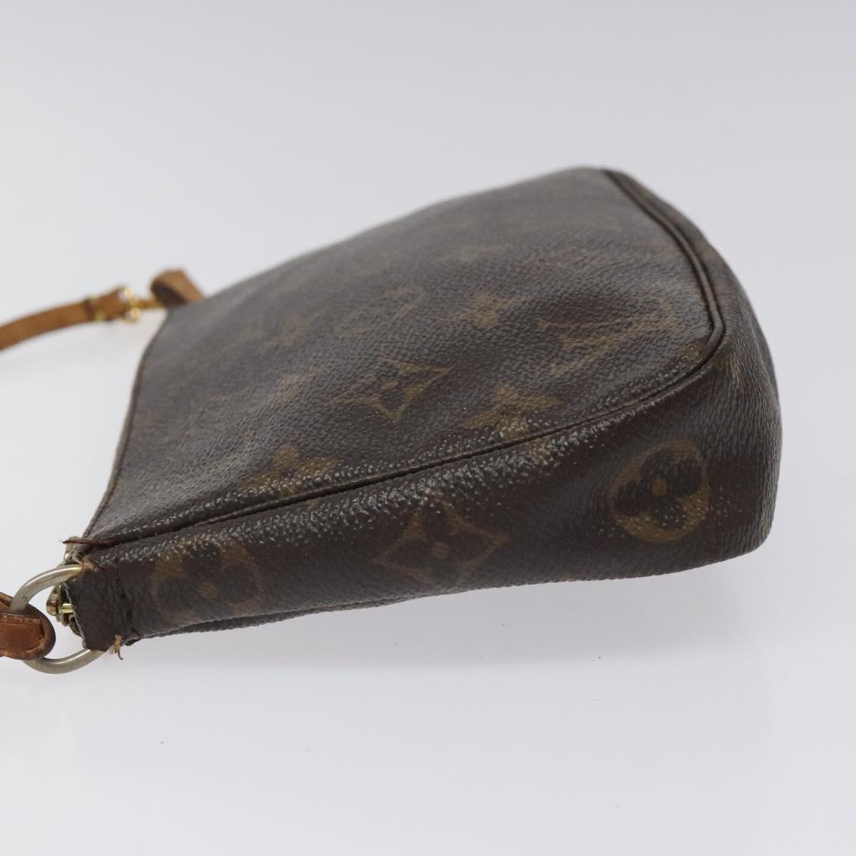 Monogram Pochette -tarvikepussi
