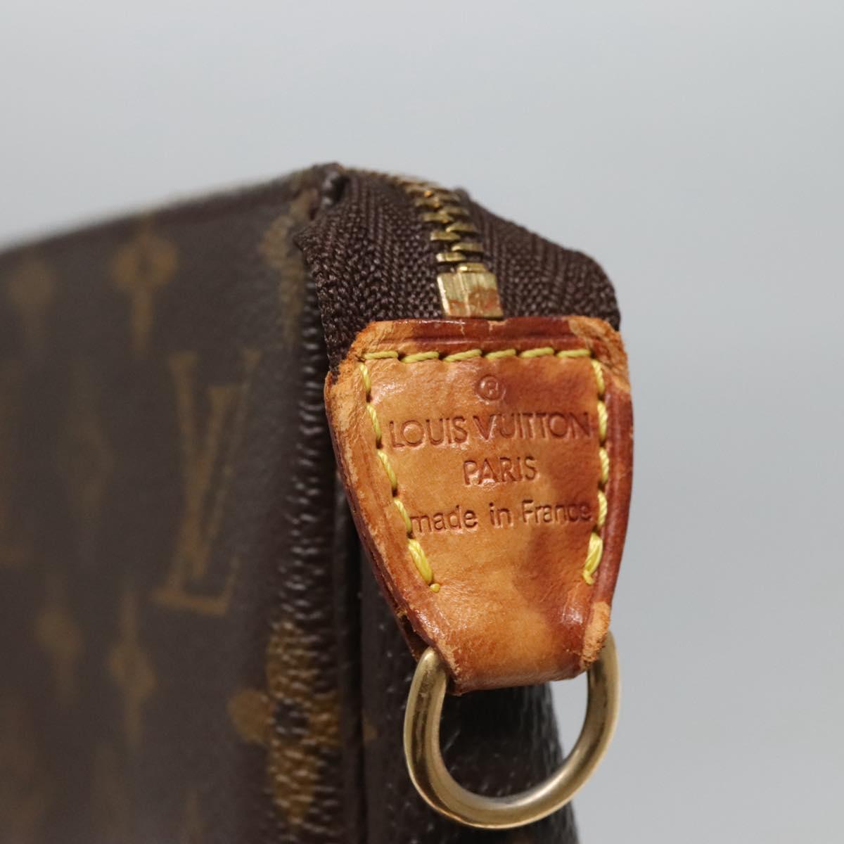 Monogram Pochette -tarvikepussi