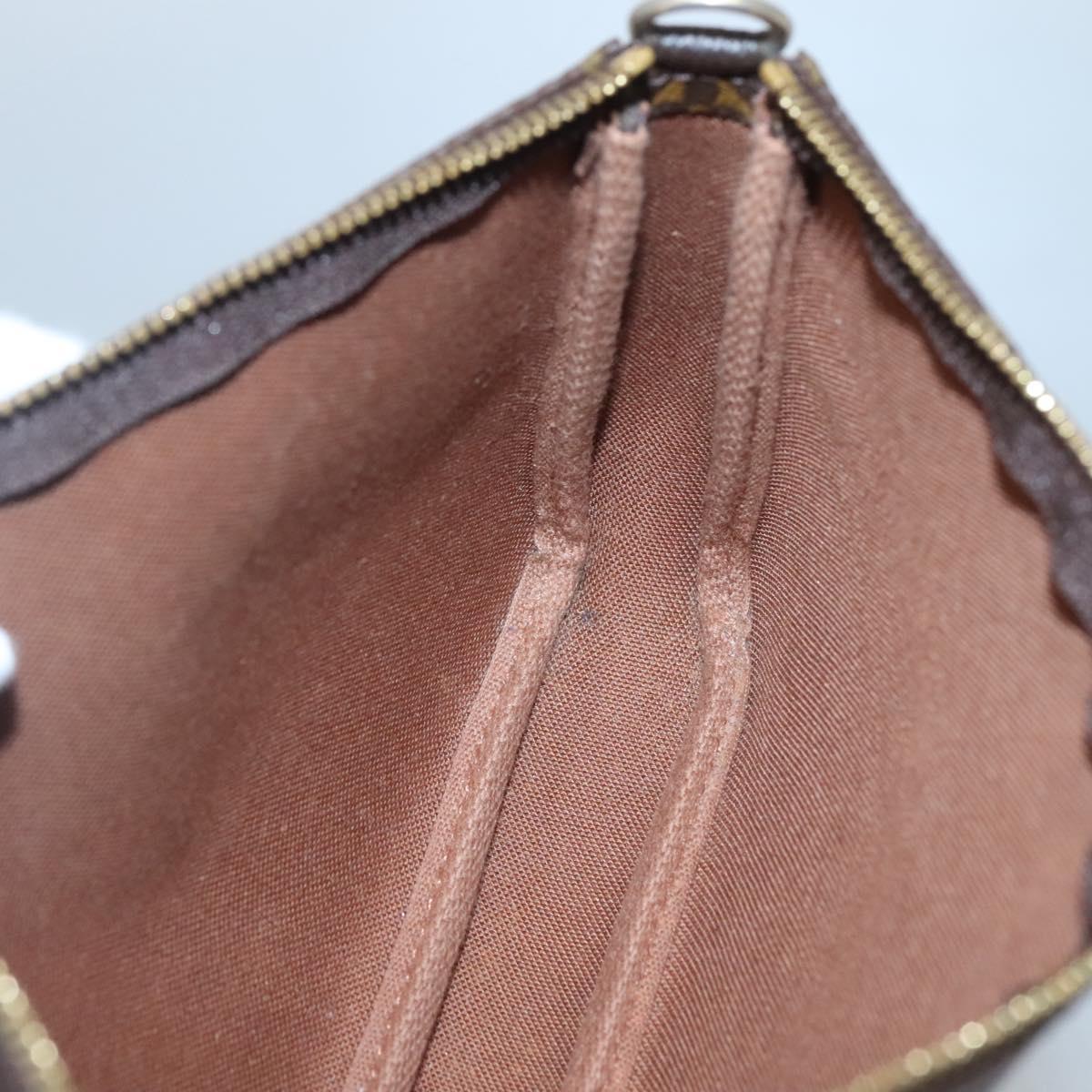 Monogram Pochette -tarvikepussi