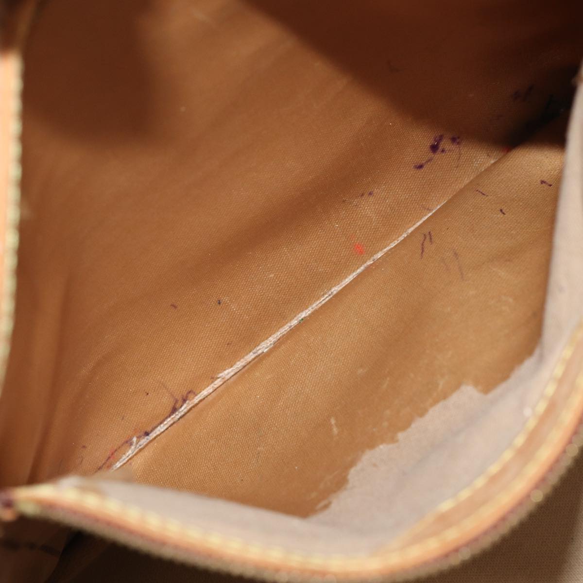 Monogrammi Neverfull MM -kangaskassi