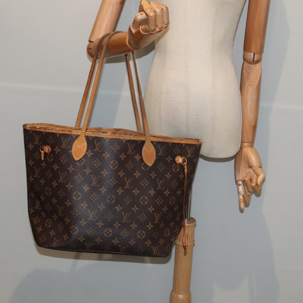 Monogrammi Neverfull MM -kangaskassi