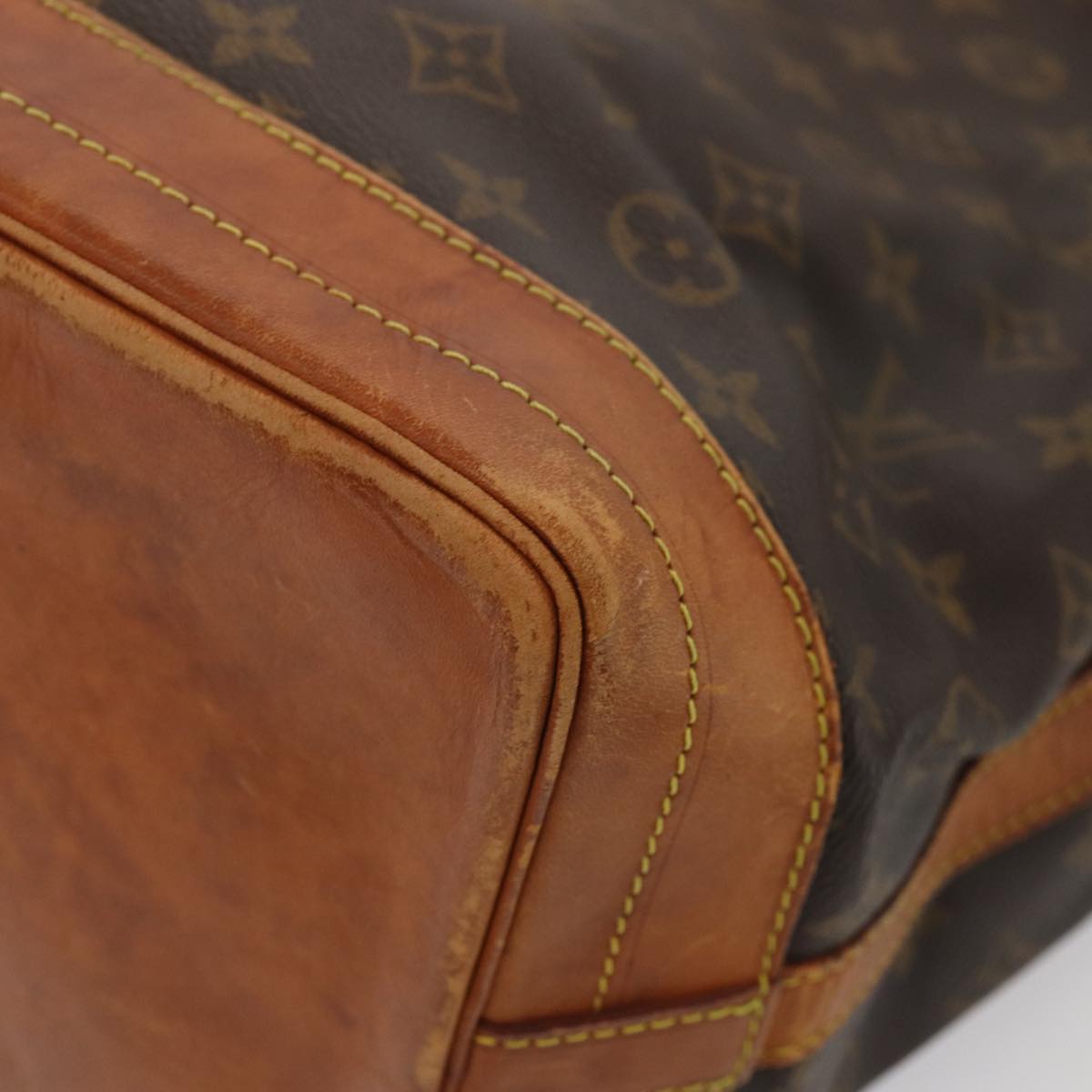 Monogrammi Noe Olkalaukku