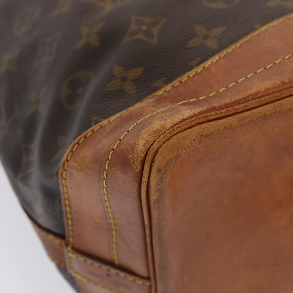 Monogrammi Noe Olkalaukku