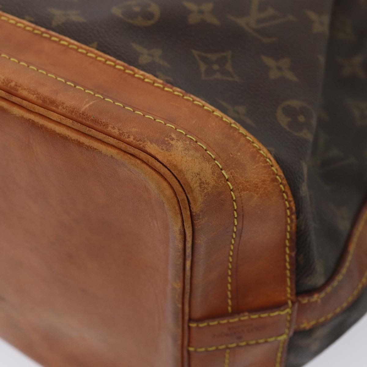 Monogrammi Noe Olkalaukku