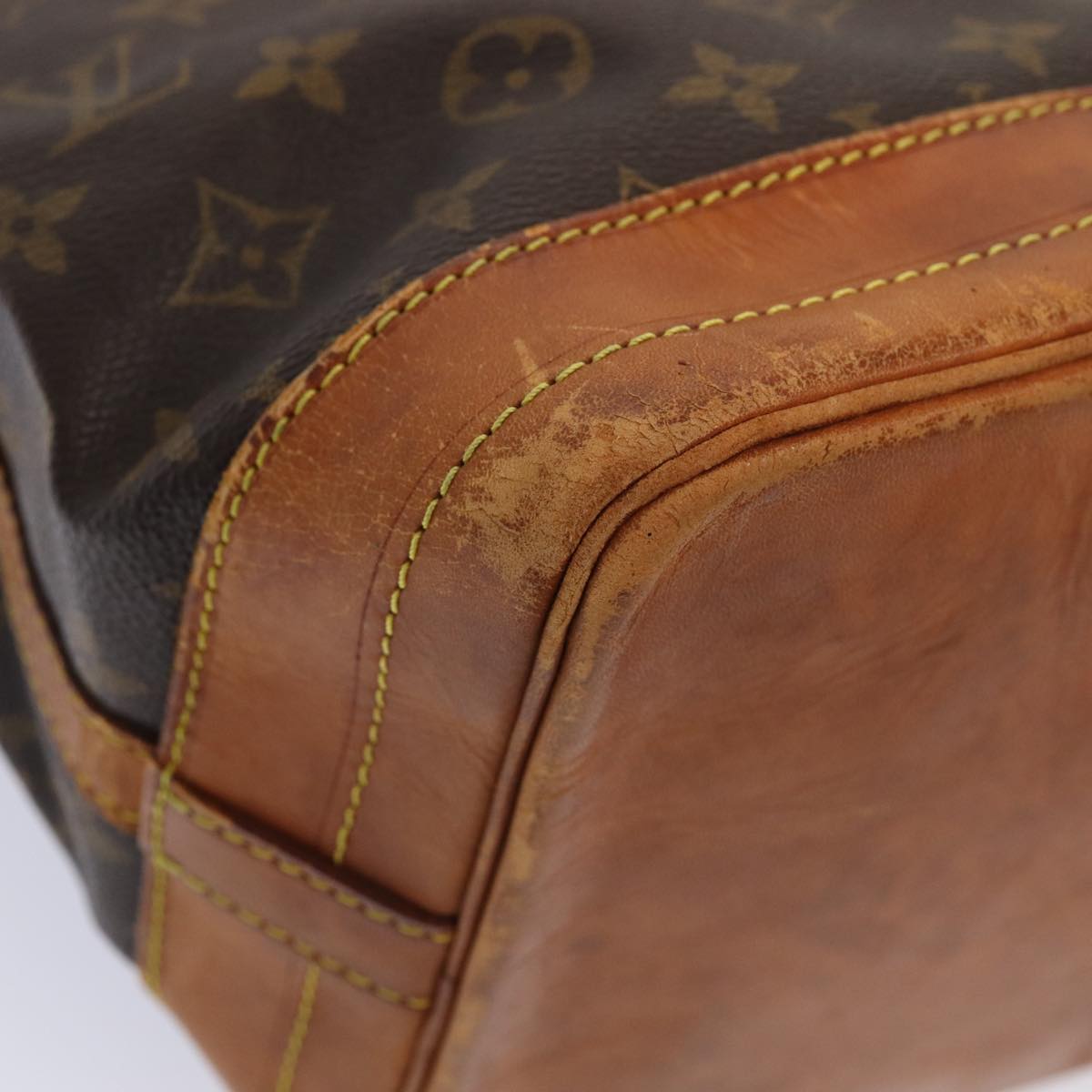 Monogrammi Noe Olkalaukku