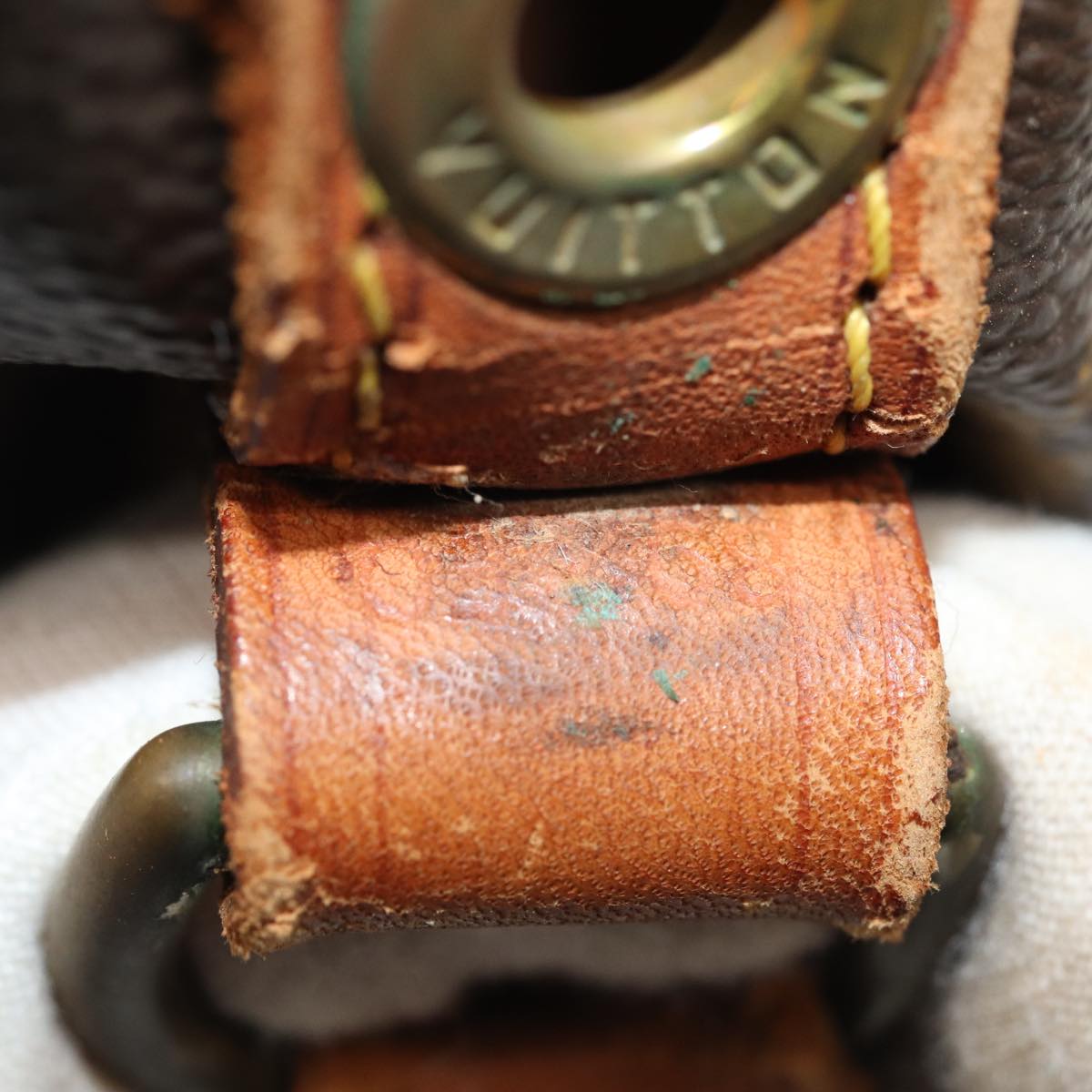 Monogrammi Noe Olkalaukku