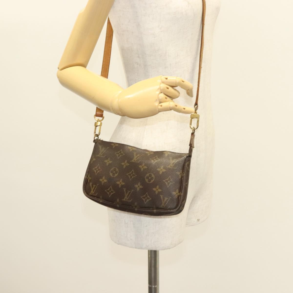 Monogram Pochette Accessoires Pouch