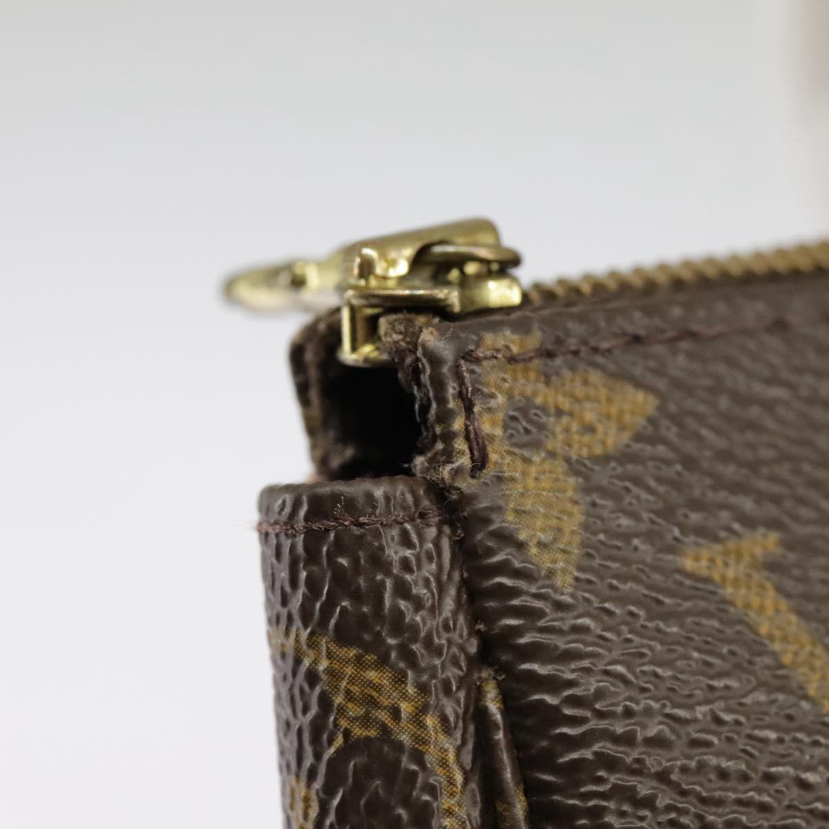 Monogram Pochette Accessoires Pouch