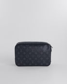 Handla Louis Vuitton Monogram Eclipse Trousse Toilette GM Clutch Bag online | Smidigt och enkelt på nätet - Merchsweden |