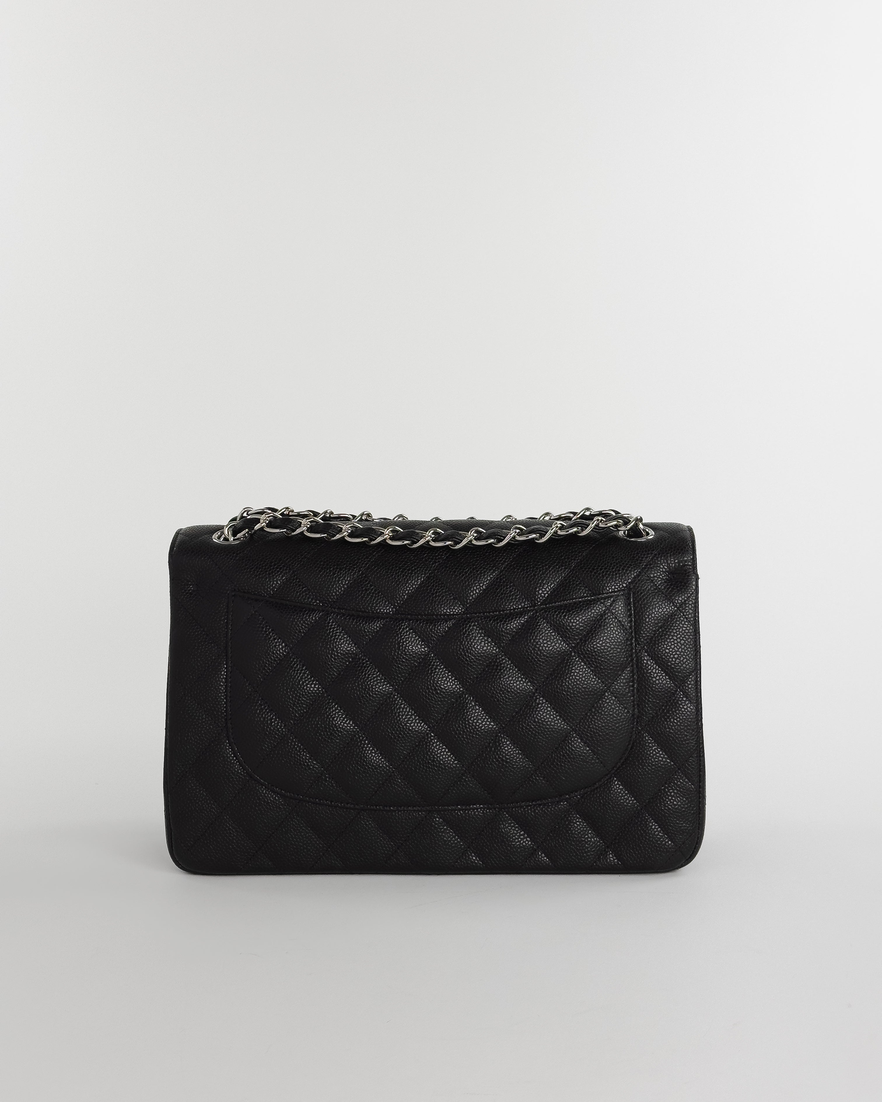 Handla Chanel Caviar Skin Chain Double Flap big Matelasse Shoulderbag Black online | Smidigt och enkelt på nätet - Merchsweden |