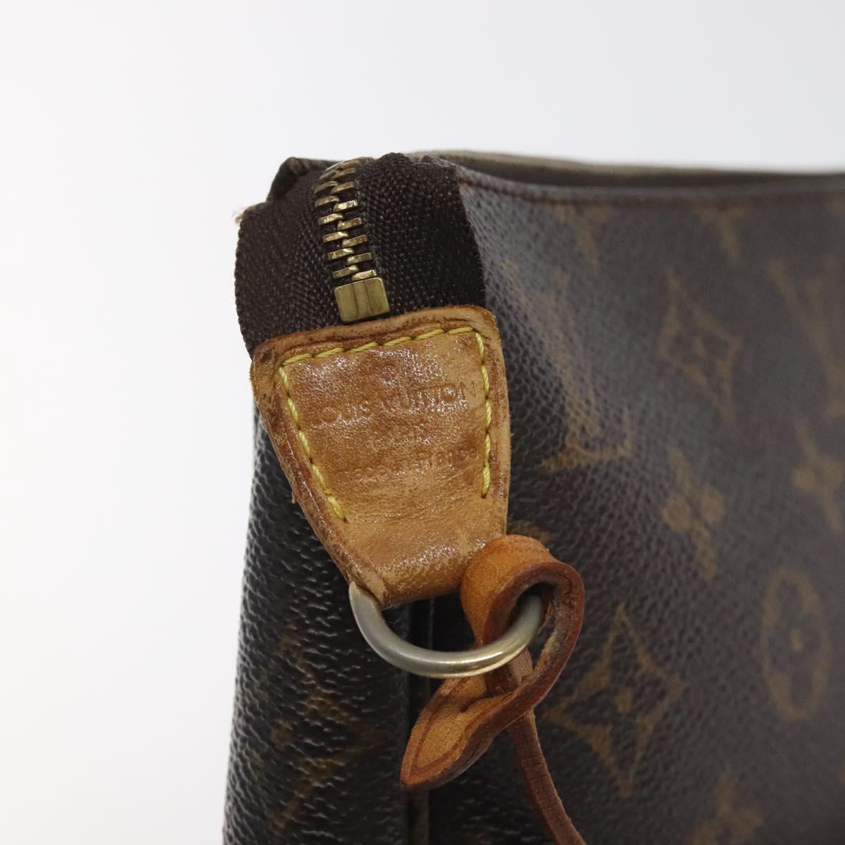 Monogram Pochette Accessoires Pouch