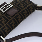 Handla Fendi Zucca Canvas Mamma Baguette Shoulder Bag online | Smidigt och enkelt på nätet - Merchsweden |