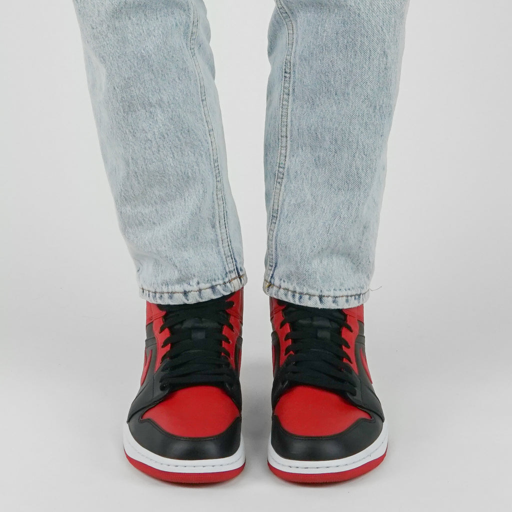 Nike Jordan 1 "Banned" Mid - Jordan 1 | Trendiga kläder & skor - Merchsweden |