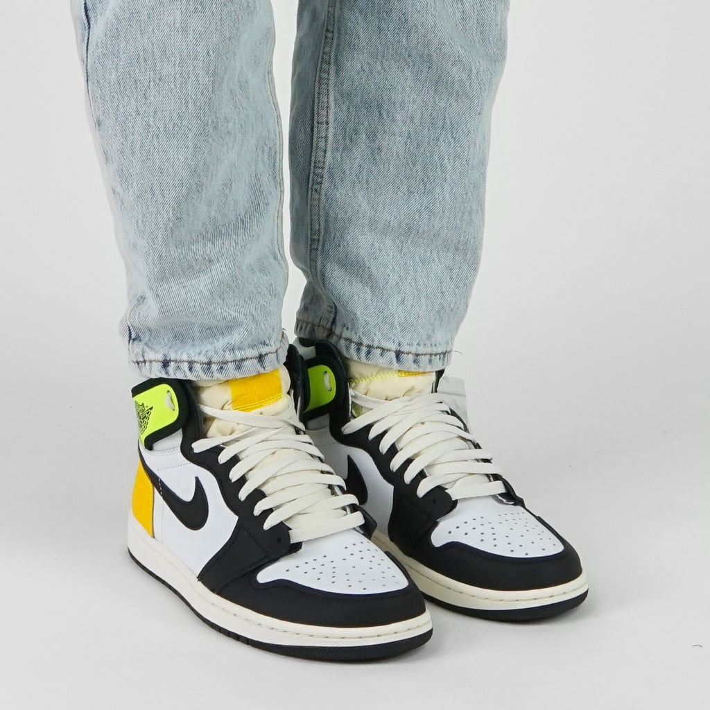 Nike Jordan 1 "Volt Gold" High - Jordan 1 | Trendiga kläder & skor - Merchsweden |