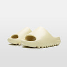 Adidas Yeezy Slide "Bone" - Yeezy Slide | Trendiga kläder & skor - Merchsweden |